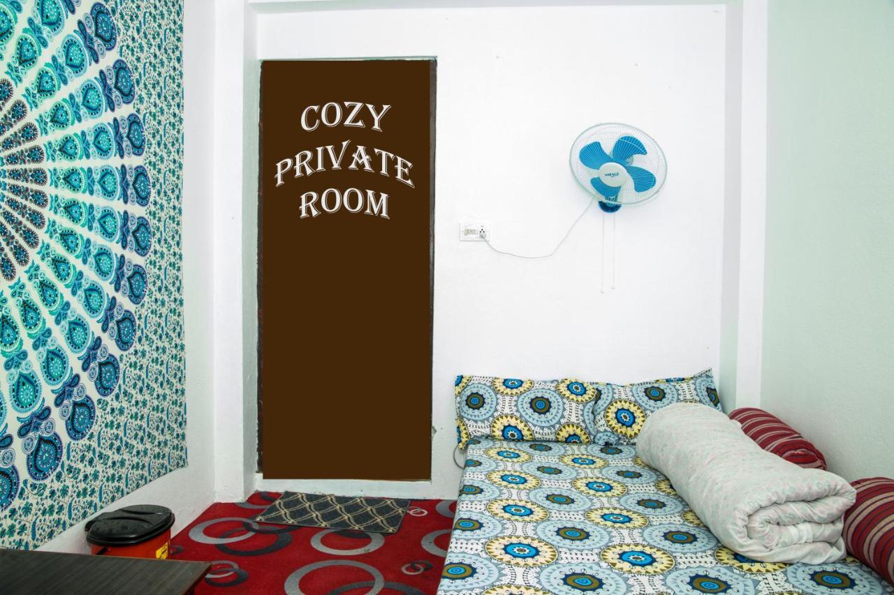 Planet Nomad Hostel Катманду Екстериор снимка